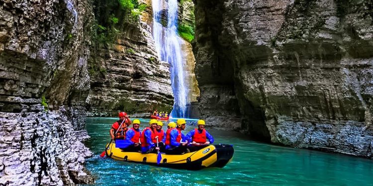 Rikthehet trendi “polak”: Hyrjet nga Polonia rriten me 40%, më e larta e të gjitha shteteve për janarin