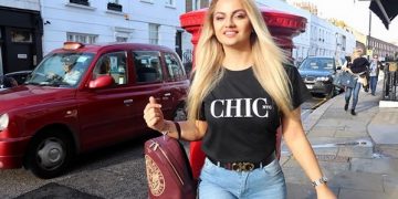 Surprizon Bjanka Ceka: Brenda vitit, VIP Line Center edhe në Londër