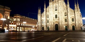 Milano ”kyçet” prej koronavirusit, boshatisen lokalet, supermarketet … dhe Duomo