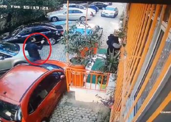 VIDEO/ E ndjekin tek shkolla e fëmijëve dhe e filmojnë, Juristi i CEZ denoncon rastin: Me mua s’do e keni të lehtë