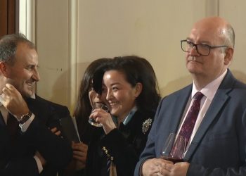 “Ata që vijnë nga Amerika, ndihen si Papa kur shkon në Argjentinë”! Yuri Kim s’mban të qeshurat me batutat e Ramës: U shkëlqejnë sytë ambasadorëve, s’jemi dhe aq keq!