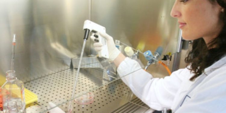 Shkencëtarët italianë izolojnë koronavirusin, drejt zbulimit ilaçi i shumëpritur