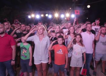 Ilir Meta mpreh shpatën e Skënderbeut: 2 marsi akti final për të shpërndarë Parlamentin dhe rrëzuar qeverinë me jeniçerët e LSI