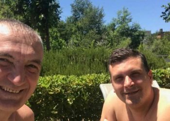 Degradon Ilir Meta, i leshon “qenin” e tij sulmues të rracës “hamu” Baton Haxhiut: Edhe kafshët kanë të drejtat e tyre, ndaj lehni o qener