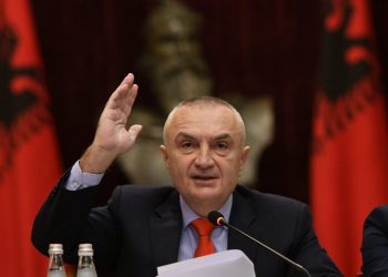 Meta flet për dorëheqjen nga “Kështjella e Kutetutës”