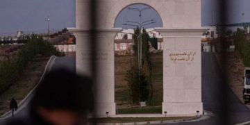 New York Times zbulon sekretet e jetës së muxhahedinëve në kampin e Manzës: Mendimet seksuale ishin të ndaluara