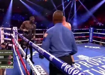 Fury sërish kampion bote, pas fitores ndaj Wilderit në një përballje drithëruese mbrëmë në Las Vegas.