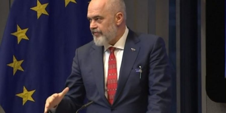“Më lini të gjej hudhër e ta var në mur”, Rama: S’do guxoja t’i kërkoja BE-së hapjen e negociatave, pas kësaj së sotmes