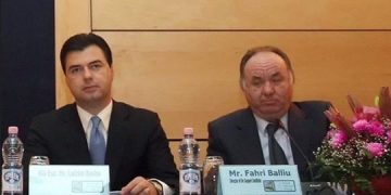 Metamorfoza të habitshme njerëzore: Me ç’entuziazëm shkruante “demokrati i flaktë” sot, në 1988-n, për kooperativat bujqësore dhe Enver Hoxhën