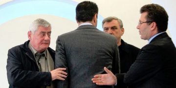 Basha me 4 shoqërues hyjnë me dhunë në godinën e Qytetit Studenti, Bashkia e Tiranës e denoncon në polici për dhunë ndaj recepsionistes