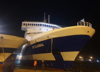 E pazakontë, përplasen tre tragete me pasagjerë brenda në portin e Durrësit