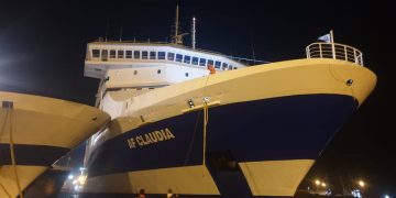 E pazakontë, përplasen tre tragete me pasagjerë brenda në portin e Durrësit