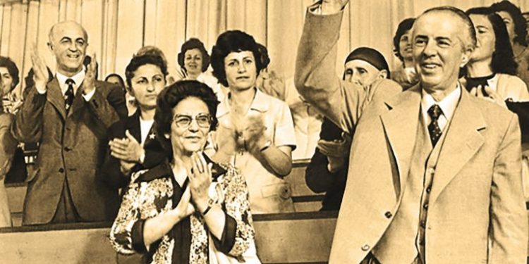 Pas Nexhmije Hoxhës, vdes nga “hidhërimi” gjyshja e Andi Bushatit, gruaja e dytë e Bllokut, Vito Kapo