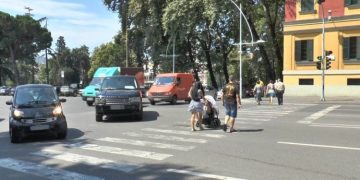 Ministria e Brendshme masa të rrepta për shoferët e rinj dhe kalimtarët: Ja ndryshimet në Kodin Rrugor!