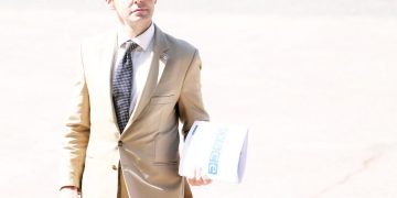 Në Shqipëri protestat aspkete të ngjashem me teatrin, janë performanca politike