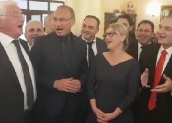 Neritan Ceka “paralajmëron” Carlo Bollinon pas kërcënimit për fotot e Metës: Është mirë të rrijë urtë, mos u fut në ato punë