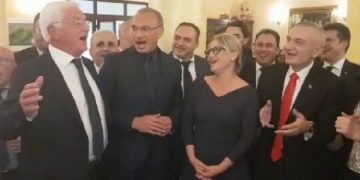 Neritan Ceka “paralajmëron” Carlo Bollinon pas kërcënimit për fotot e Metës: Është mirë të rrijë urtë, mos u fut në ato punë