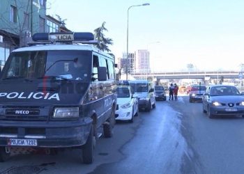 Nga nesër në 06:00 deri të dielën në mesnatë mbyllet qarkullimi edhe i automjeteve private në 8 qarqe