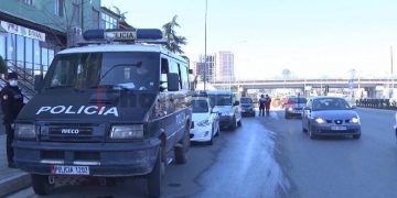 Nga nesër në 06:00 deri të dielën në mesnatë mbyllet qarkullimi edhe i automjeteve private në 8 qarqe