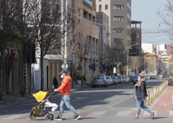 Ndryshon regjimi për fundjavën! Nesër 8 orë kohë për pazaret! Të dielën s’lejohet dalja! Rama: Të pabindurit do arrestohen