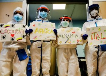 KRENARI! Infermierja shqiptare në faqen e parë të gazetës prestigjioze italiane