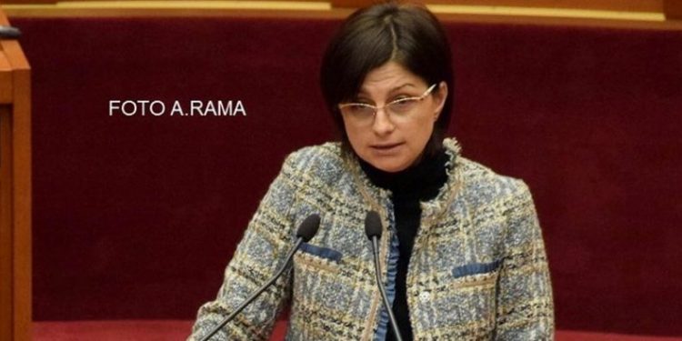 Ish- deputetja kukull e PD i quan “monstra” mjekët e Durrësit: Reagon drejtoresha Jani