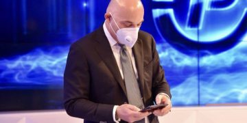 Pasi “kërcënoi” Ahmetajn, Fevziu rivalizon Ramën e “përplas” grushtin si Basha: 30 mjekë shqiptarë drejt Italisë, jo vetëm solidaritet, por detyrim historik