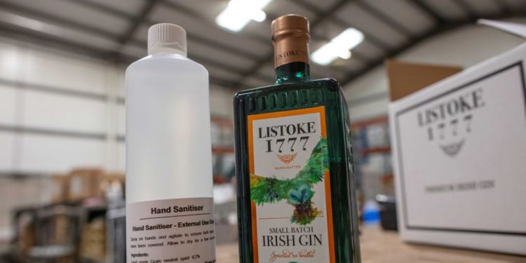 Nga prodhimi i uiskit tek ai i dezinfektantëve: Kompania e njohur ndryshon produket që prodhon