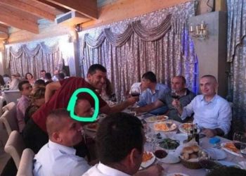 Zbulohen fotot: Meta feston në 2017 me Xhevdet Troplini dhe Altin Hajri! Vëllai i Terit, Nari shantazhon Carlo Bollinon