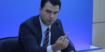 Lulzim Basha distancohet totalisht nga presidenti Ilir Meta pas e kupton se qeveritë largohen vetëm në mënyrë demokratike…votë