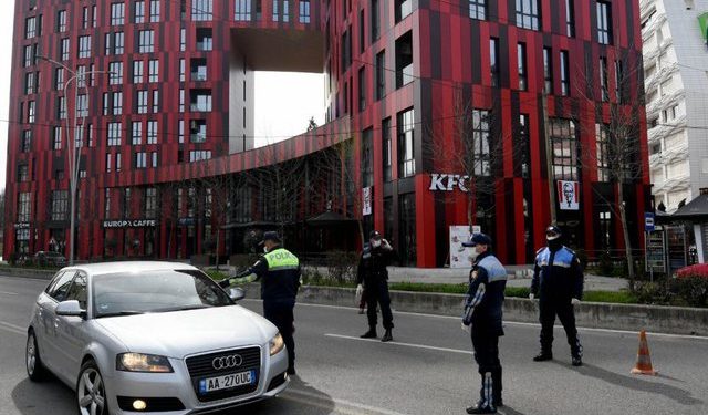 Policia e Shtetit nxjerr urdhrin i ri për qarkullim, këto janë fashat orare që duhet të respektoni duke filluar nga nesër