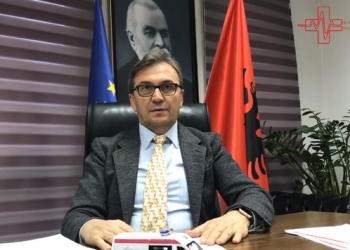 Shkarkimi i mjekut, shefi i Urgjencës Kombëtare i përgjigjet ashpër Partisë Demokratike