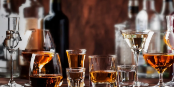 ‘Rakia dhe uiski mund të vrasë COVID-19’, shqiptarë mbani vesh, ja çfarë thonë shkencëtarët gjermanë