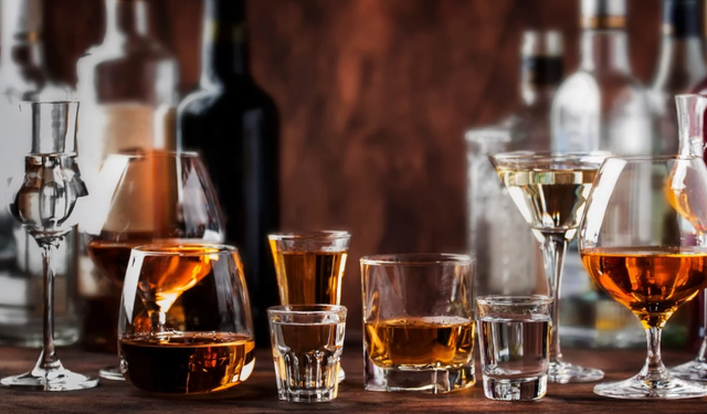 ‘Rakia dhe uiski mund të vrasë COVID-19’, shqiptarë mbani vesh, ja çfarë thonë shkencëtarët gjermanë