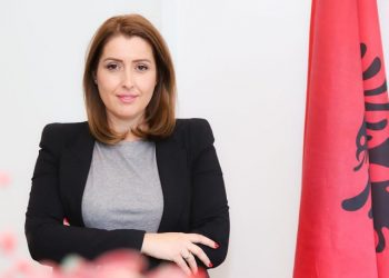 Ç’po ndodh përpara Urgjencës së Spitalit të Traumës? Manastirliu publikon pamjet dhe jep njoftimin me rëndësi për shqiptarët