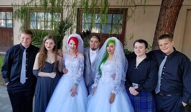 Burri që u martua me dy gra njëherësh: Jemi të hapur për të mirëpritur të tjera gra në jetën tonë