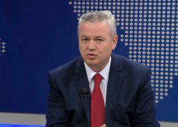 “Kaq pa moral! Nuk di çfarë të besoj”, Myslim Murrizi i publikon videon Metës dhe Bashës pak orë para tubimit dhe ‘iu çjerr maskën’: Kjo lloj pështyrje ndaj njëri-tjetrit ndodhi…