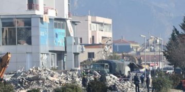 “Do të bëj luftë, aty do të vdes”! Banorët e Astirit të braktisur nga ato që i tallën lëshojnë paralajmërimet e rënda: Bëmë një marrëveshje me Bashën