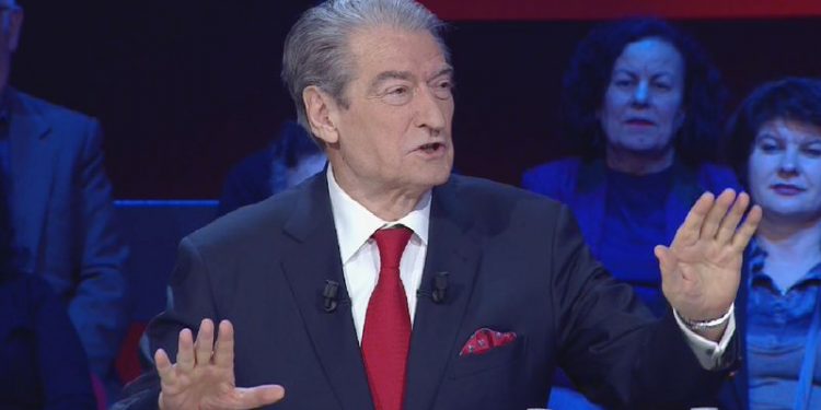 Sali Berisha justifikon pasurinë: Kam vetëm një pronë, vila në Gjirin e Lalzit është e…