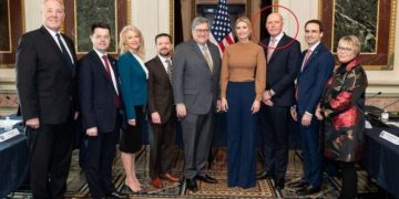 Frikë për vajzën e presidentit amerikan, zyrtari që takoi Ivanka Trump rezultoi pozitiv me koronavirus