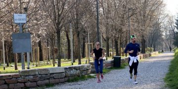 Për të bindur të pabindurit kontrolli nuk bëhet vetëm fizik: Në Itali po survejohen njerëzit edhe në një anë që s’ua pret mendja!