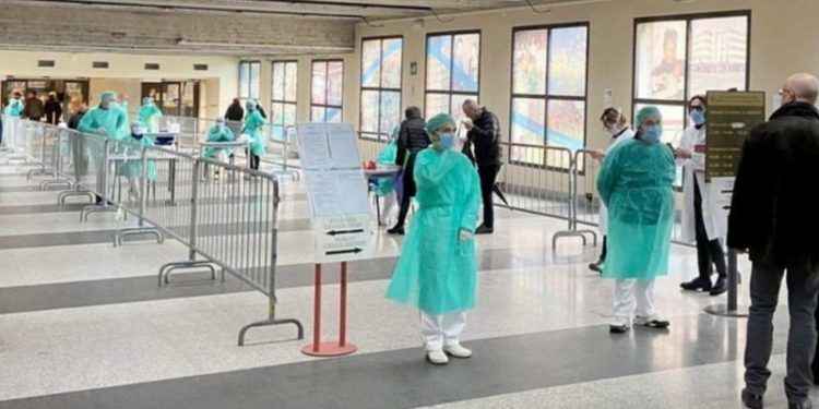 “Koronavirusi nuk ka ‘lindur’ në Wuhan”, mediat kineze shtojnë dyshimet e forta duke marrë si bazë deklaratën e ekspertit