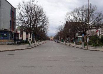Asnjë i prekur dhe asnjë masë administrative, ky është qyteti shqiptar shembull për izolimin