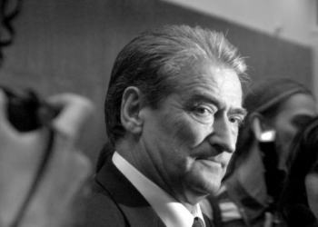 “Berisha në gjunjë të një spiuni dhe historia e Vasil Shahinit”