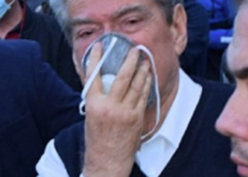 Me Berishën po merren vetë qytetarët: O plak i çmendur, po boll se edhe unë demokrat jam. Je bërë si gogol!