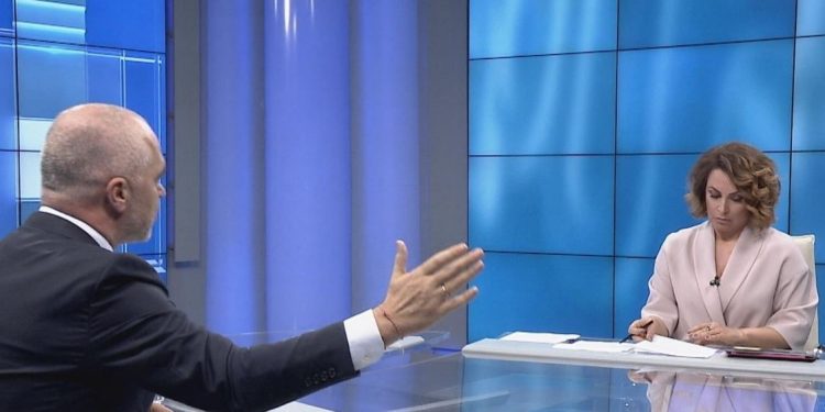 Rama përplaset me Enin  e “famshme”… për broçkulla: Rri urtë se nuk mund t’i tregosh kryeministrit si do të sillet!