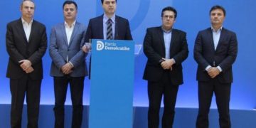 Maskarenjtë e verbuar për pushtet ortak me virusin