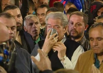 Doktor “Vdekja”: Rama i ka dhënë dritën jeshile koronavirusit, të infektojë sa më shumë. Në Vlorë janë me qindra të infektuar