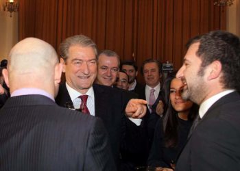 Armiku juaj nuk është armiku jonë zotrinjë anal-ist!