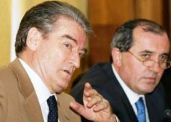 Besniku i Saliut imagjinon frymë popullore antiamerikane në Shqipëri sepse ambasadorja nuk di t’i përshtatet… Metës